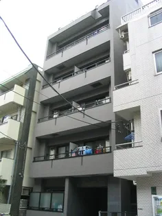 エステート東池袋【1階】の外観