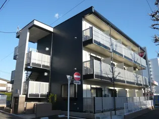 レオパレスラ フェニックス【3階】の外観