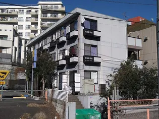 レオパレス新宿【1階】の外観