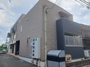 ベル・三鷹【2階】の外観