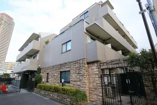 東京都新宿区市谷台町【マンション】の外観