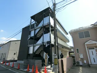 リブリ・アヴニール【1階】の外観