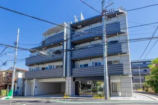 アジールコート三宿テラス【1階】の外観