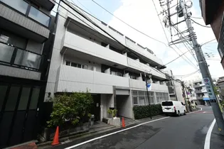 東京都新宿区新宿7丁目【マンション】の外観