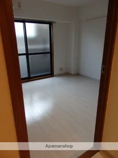 KSキャトルセゾンⅢ【301号室】の居間