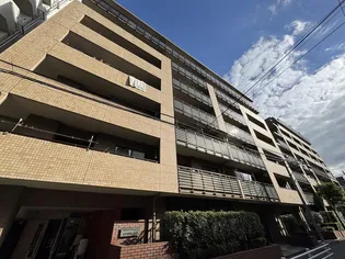 コスモ菊川参番館【3階】の外観