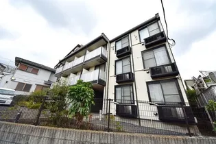 レオパレスププレ【3階】の外観