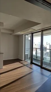 ザ・パークハウス西新宿タワー60【45階】の居間