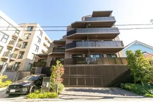 パークアクシス市谷加賀町【4階】の外観