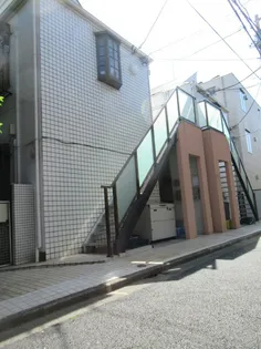 プラザドゥウィルシャーA棟【2階】の外観