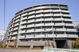 東京都新宿区下落合1丁目【マンション】の外観