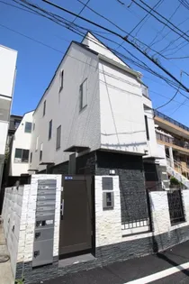 東京都港区南青山4丁目【アパート】の外観