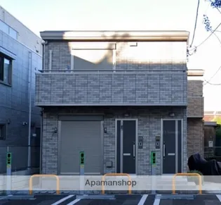 REVEUR【2階】の外観