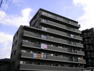 リヴィエルバーグ西大島【3階】の外観