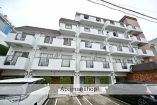 クラウン西麻布【1階】の外観