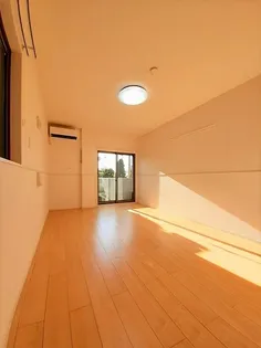 VILLA WISTERIA【1階】の居間