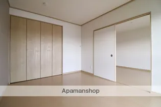 ピューラ城ヶ崎A棟【2階】の内装