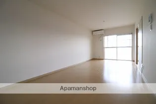 ピューラ城ヶ崎A棟【2階】の居間