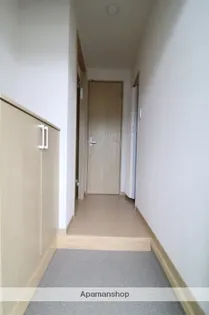 ピューラ城ヶ崎A棟【2階】の玄関