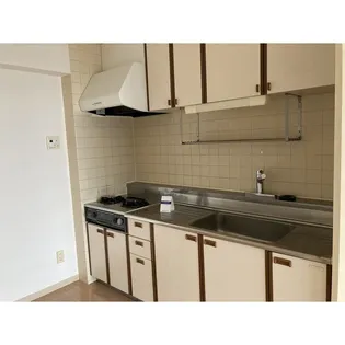 メゾン ド アストラ【8階】のキッチン