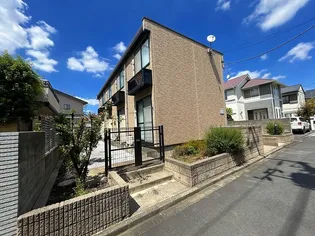 レオパレスコンフォート成城【1階】の外観