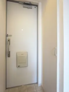 リブリ・松庵【1階】の玄関