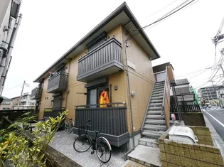 アンフラーゼ【2階】の外観