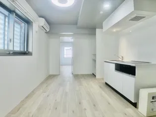 プラティーク世田谷サウス【3階】の居間