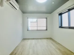 プラティーク世田谷サウス【3階】の居間