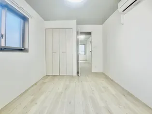 プラティーク世田谷サウス【3階】の居間