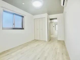 プラティーク世田谷サウス【3階】の居間