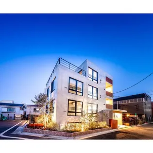 ウェルスクエアイズム三軒茶屋【1階】の外観