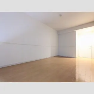 エルスタンザ中野新井【-1階】の居間