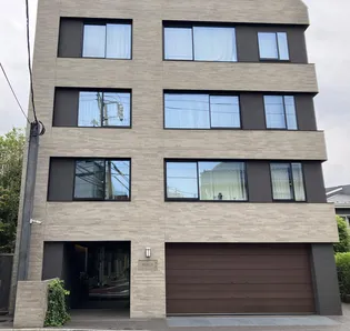 BEEVALLEY YOYOGIUEHARAの画像