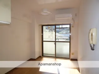 ホワイトキャッスル小金井【8階】の居間