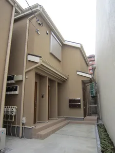 東京都新宿区大京町【アパート】の外観