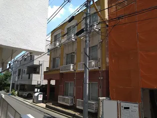 レオパレスユリパレス中野坂上【3階】の外観