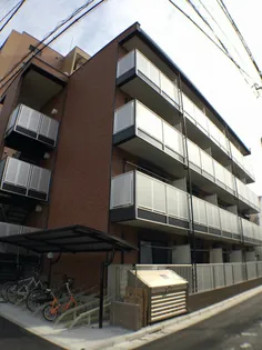 レオネクストルフェリ【3階】の外観