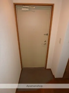 アベニューMIE【3階】の玄関