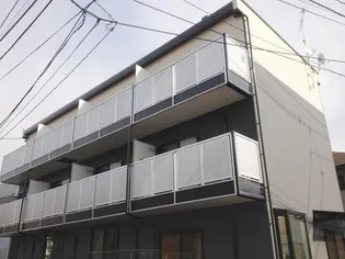 レオパレスパルフェタムール北沢【3階】の外観