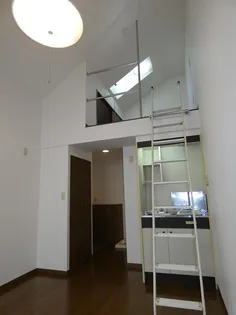 キャッスル青木【202号室号室】の居間