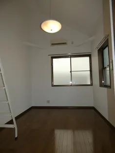 キャッスル青木【202号室号室】の居間