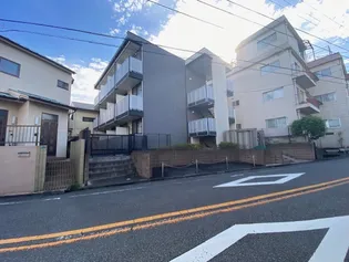 レオパレスB & R【1階】の外観