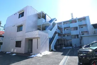 エレガンス三鷹【3階】の外観