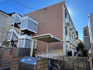 レオパレスサンフラワーA【1階】の外観