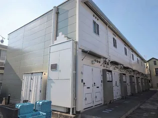 レオパレスウエストグリーンリバー【1階】の外観