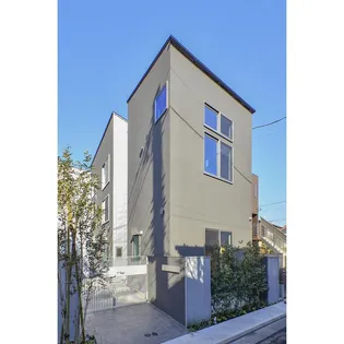 チトフナアパートメント【2階】の外観