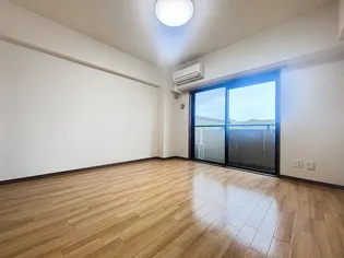 ベルデュール宮前平【3階】の居間