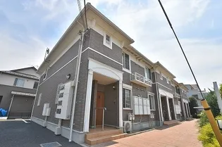 ナリッシュ【1階】の外観