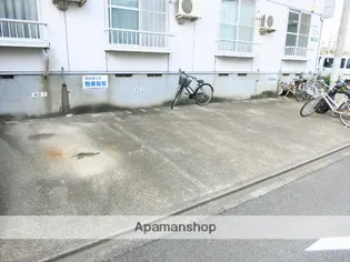 エステートピア丸山【1階】の外観